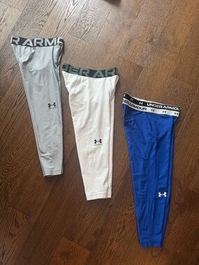 ❌sold ❌Under Armour Kids 3-Pack Leggings in Gray, White & Blue bundle lot